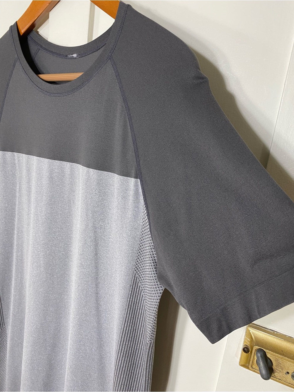 FL2 Athletic Lightweight Gray Colorblock Short Sleeve Shirt M - Picture 5 of 9